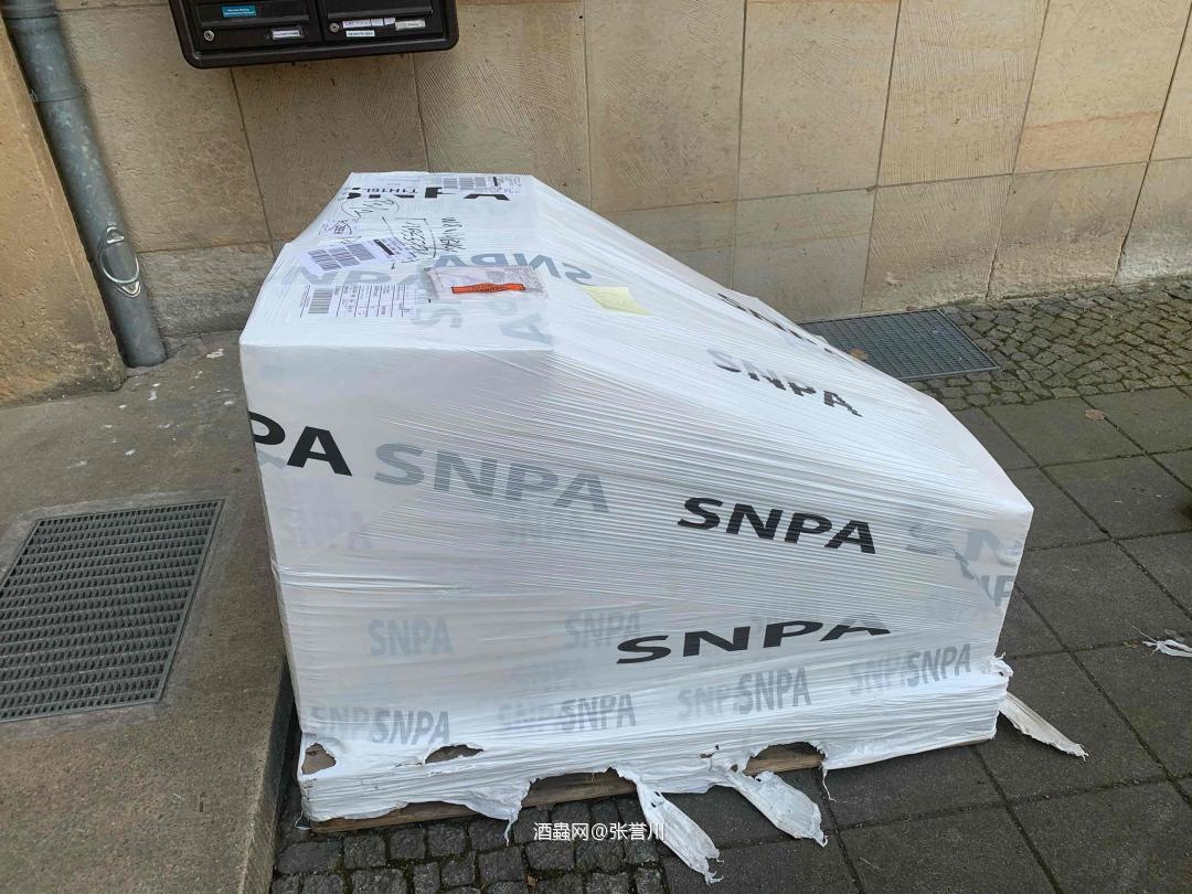 好大的包裹<img src='https://sdata.whiskyworm.com/xcxpics/emoji_14.png' class='emoji' /><img src='https://sdata.whiskyworm.com/xcxpics/emoji_14.png' class='emoji' /><img src='https://sdata.whiskyworm.com/xcxpics/emoji_14.png' class='emoji' />