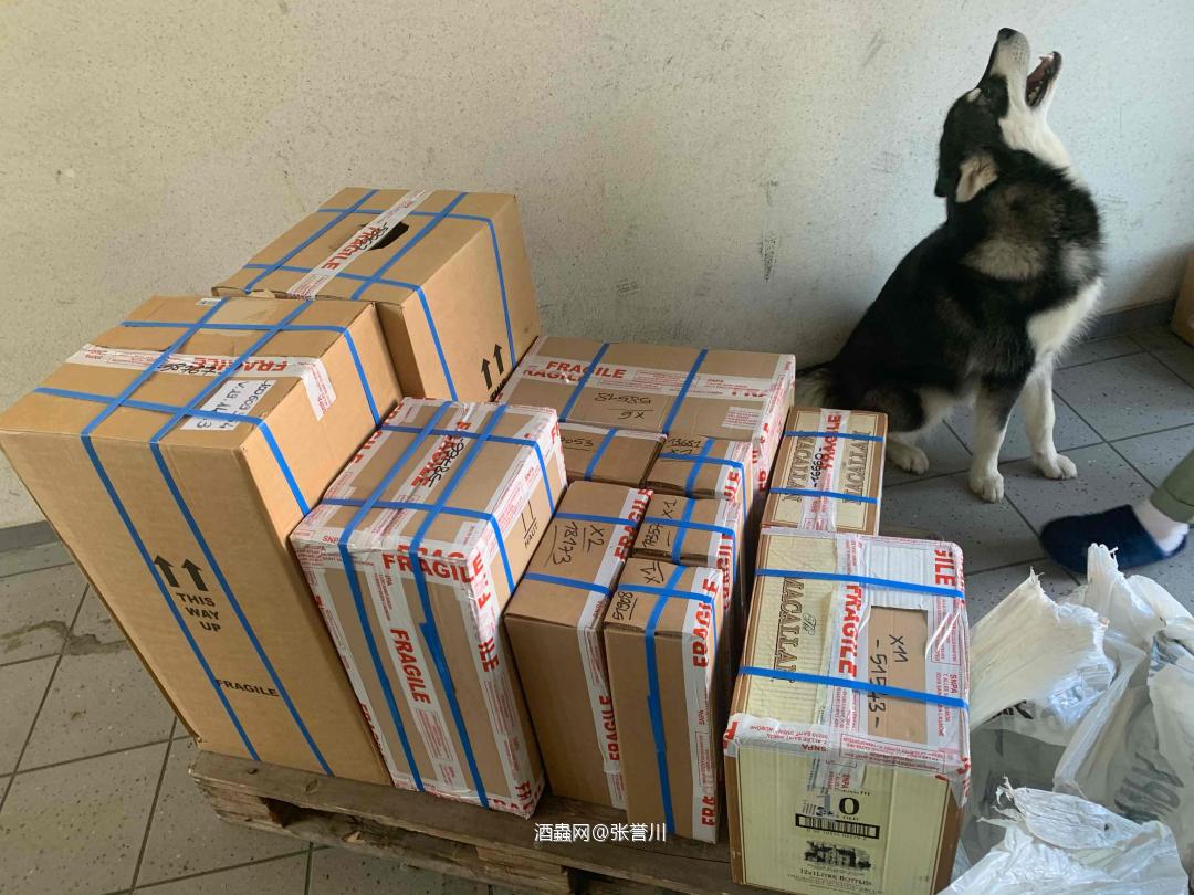 好大的包裹<img src='https://sdata.whiskyworm.com/xcxpics/emoji_14.png' class='emoji' /><img src='https://sdata.whiskyworm.com/xcxpics/emoji_14.png' class='emoji' /><img src='https://sdata.whiskyworm.com/xcxpics/emoji_14.png' class='emoji' />