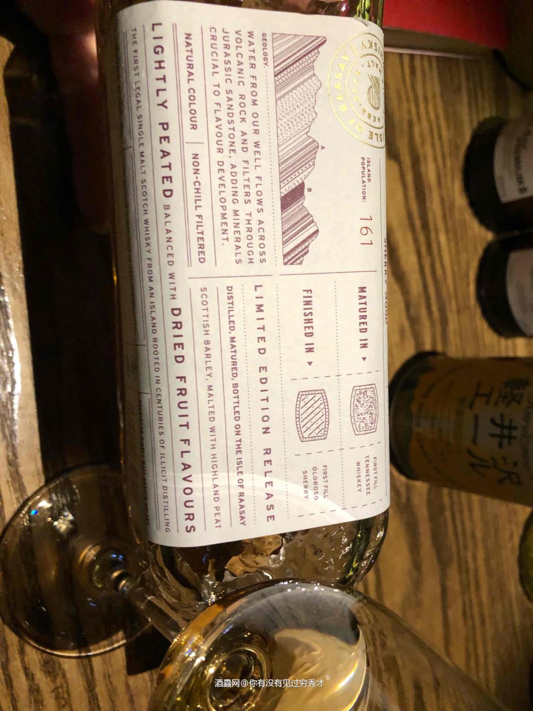 限量1800，52%，<p class='p'/>酒体清澈，暗金色，<p class='p'/>闻香：泥煤、清油…