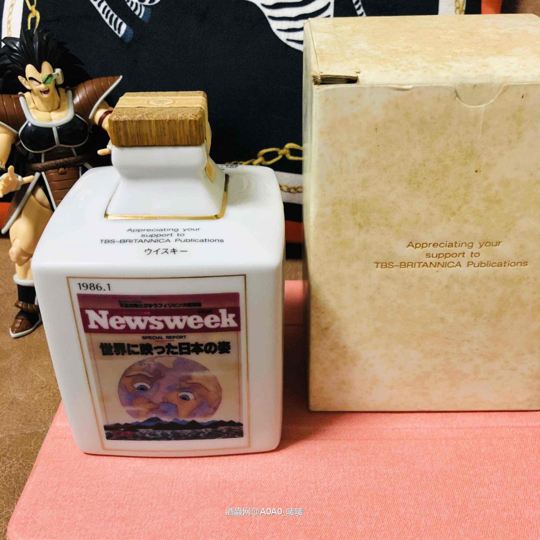 三得利威士忌 瓷瓶 玩瓷器玩的很溜儿啊～