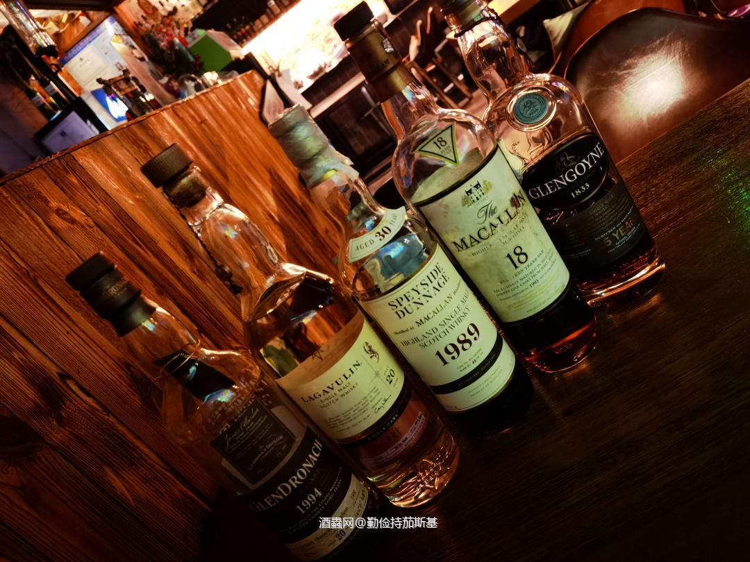 清了几个瓶底，腾点空间开新酒