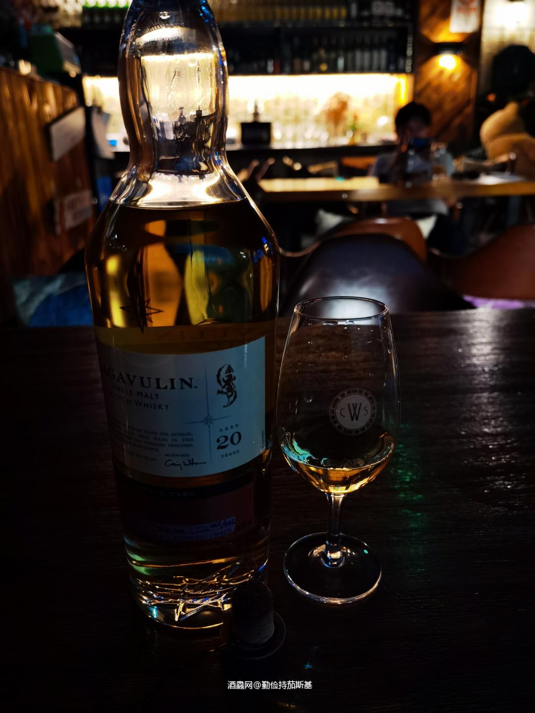 清了几个瓶底，腾点空间开新酒