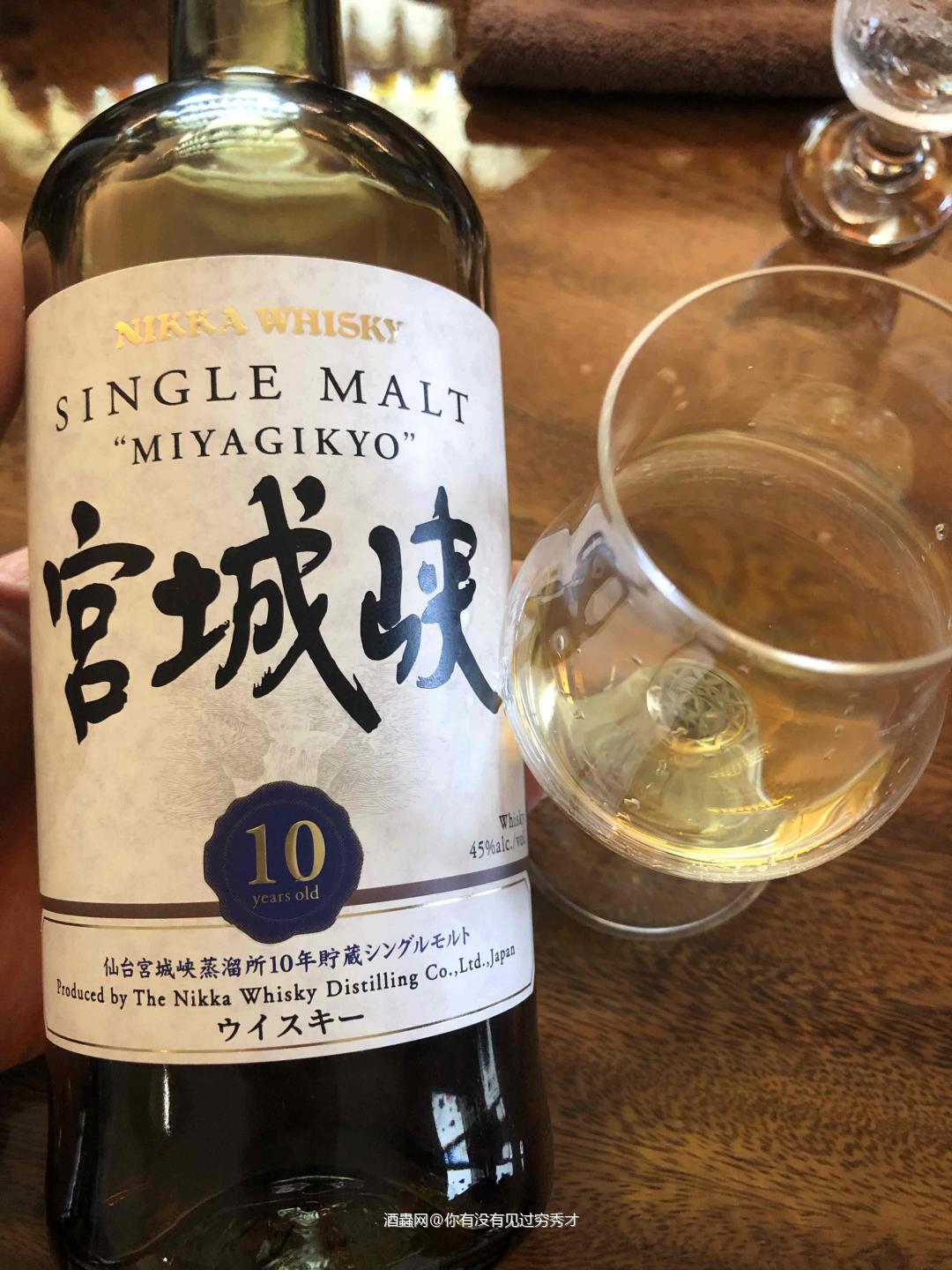 宫城峡10年 45%<p class='p'/>酒体清澈，暗金色，<p class='p'/>闻香：一丝烟熏、清…