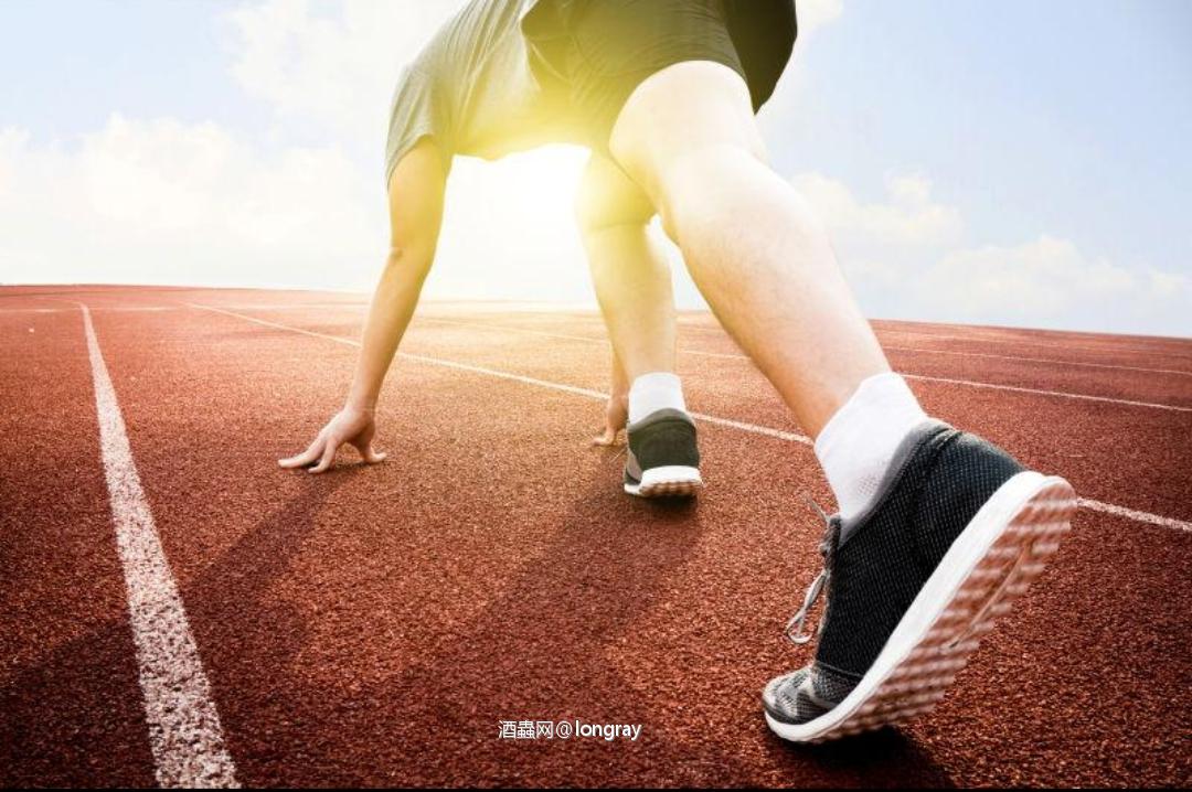 寓沉雄于静穆，藏锋芒于沉思