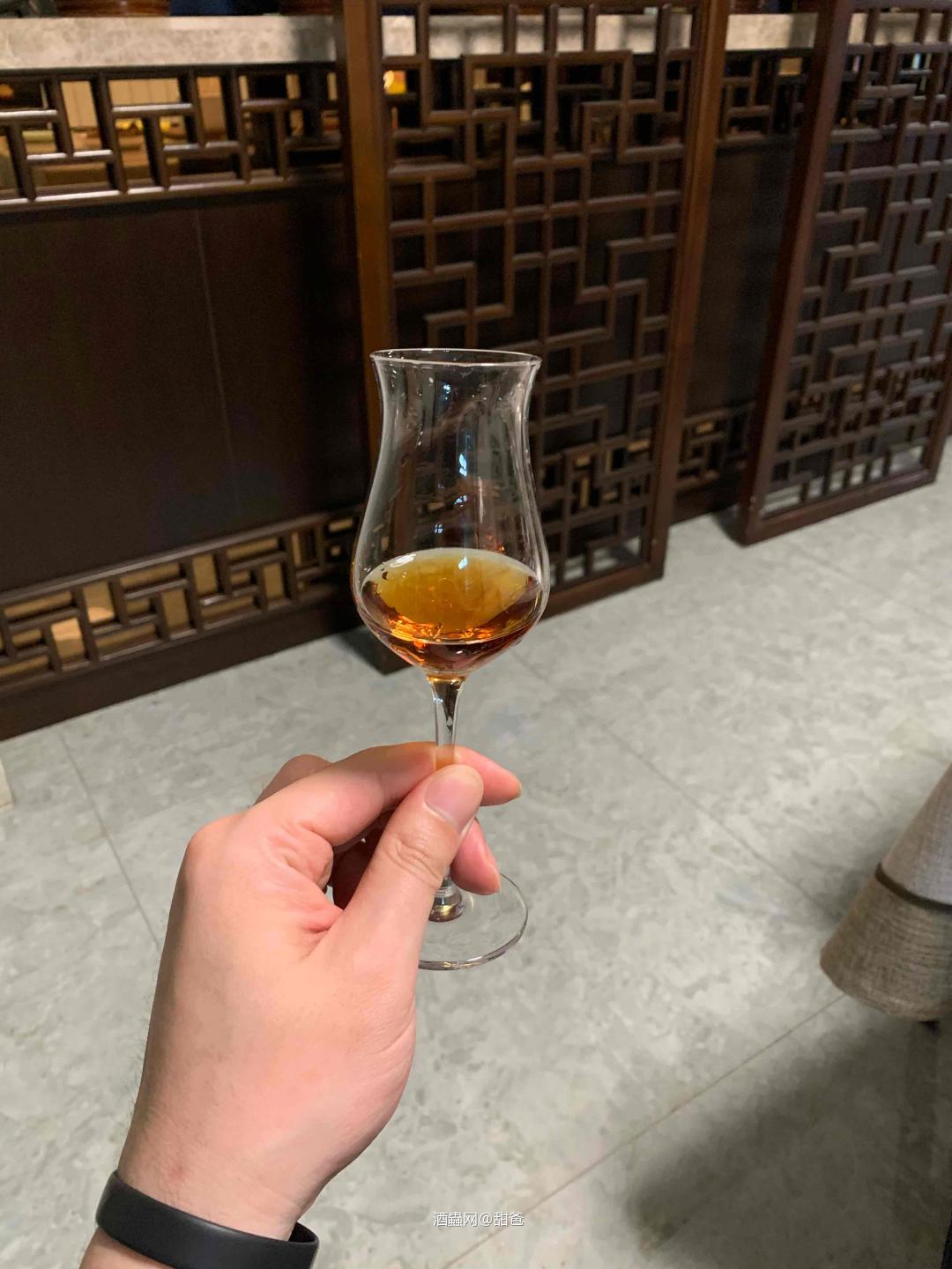 手撕烤兔配雪莉<img src='https://sdata.whiskyworm.com/xcxpics/emoji_14.png' class='emoji' />