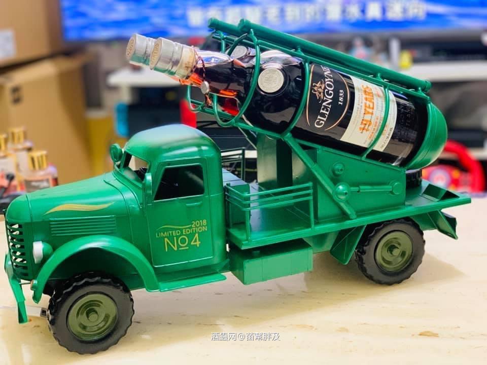 突然发现我也有火箭车，可以飞高高吗？