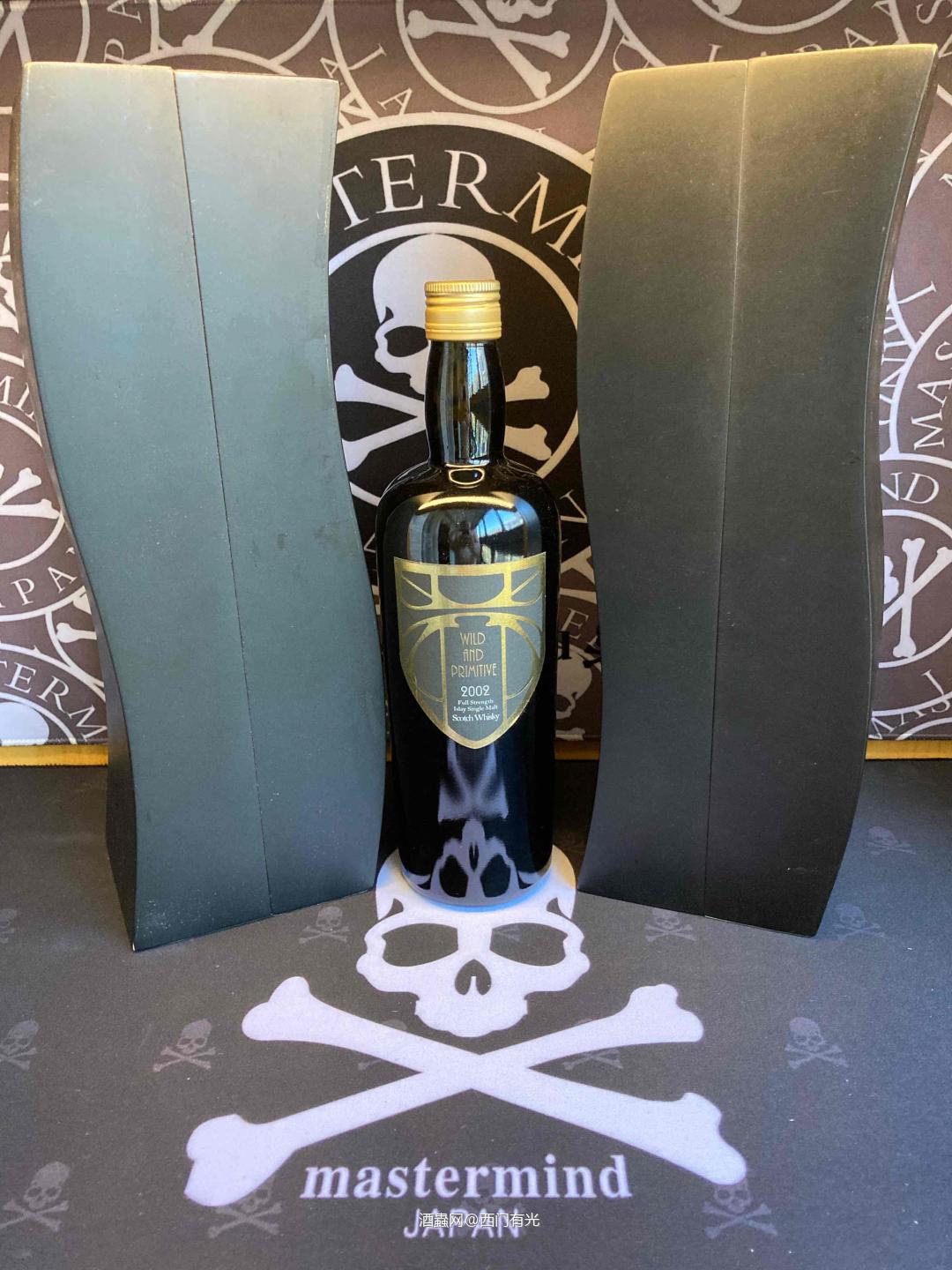 黑金配色<img src='https://sdata.whiskyworm.com/xcxpics/emoji_1.png' class='emoji' />