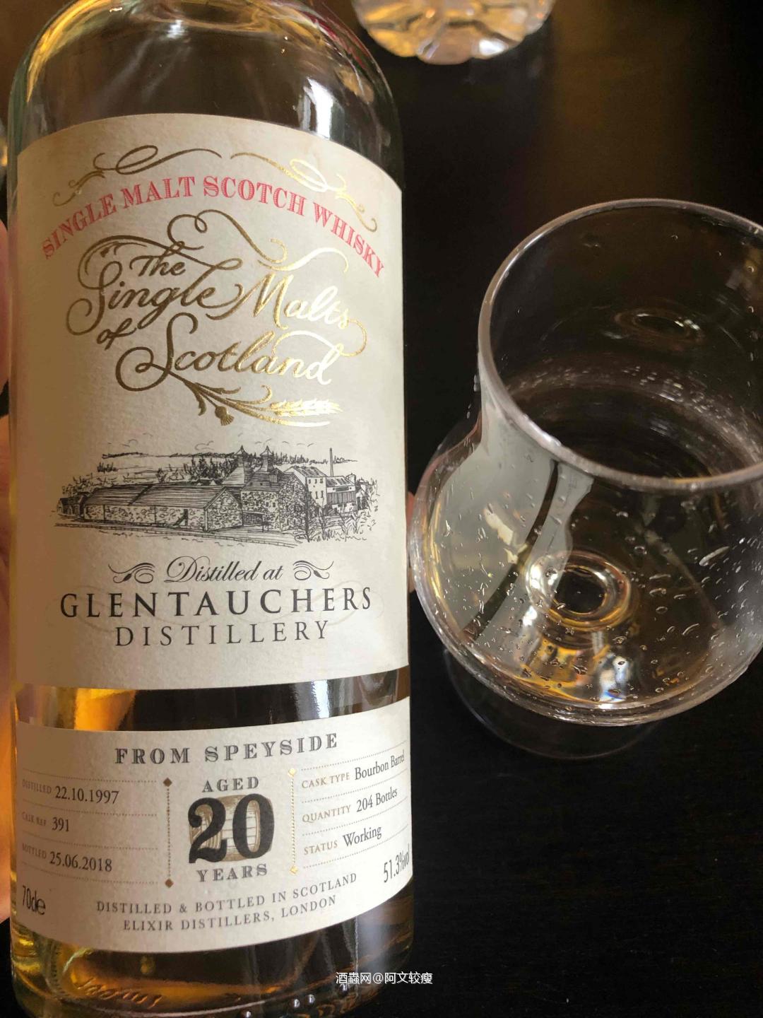 格兰道奇20YO<p class='p'/>酒体清澈，亮金色，<p class='p'/>闻香：苦甜苦甜的白色花…