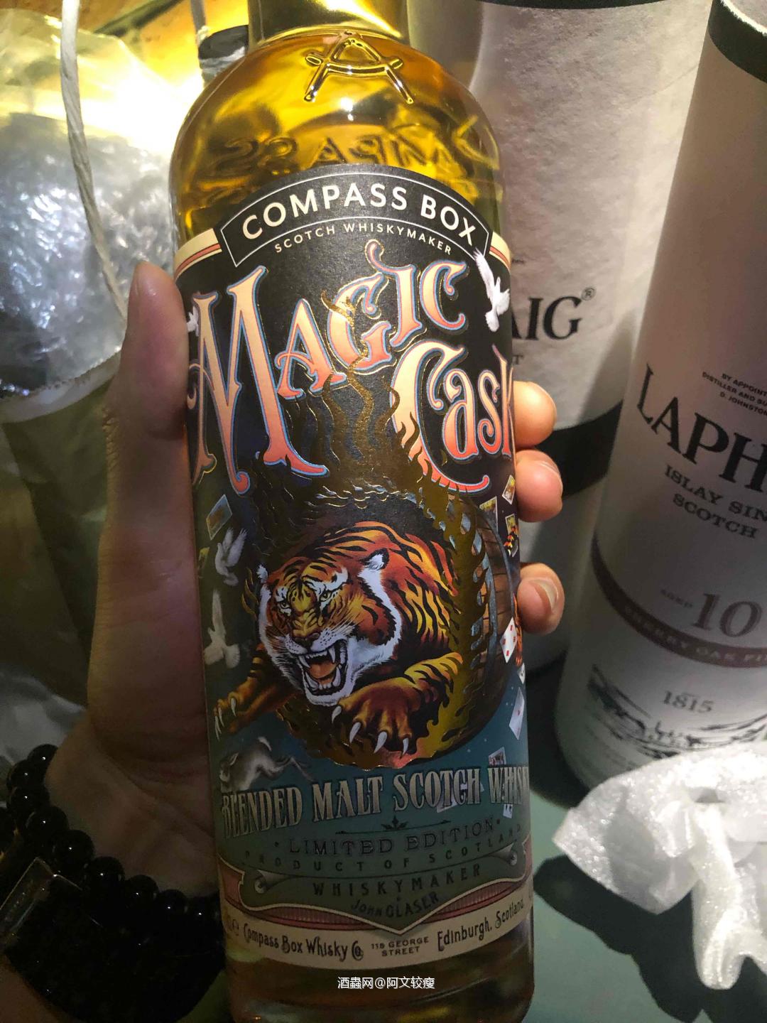 格兰道奇20YO<p class='p'/>酒体清澈，亮金色，<p class='p'/>闻香：苦甜苦甜的白色花…