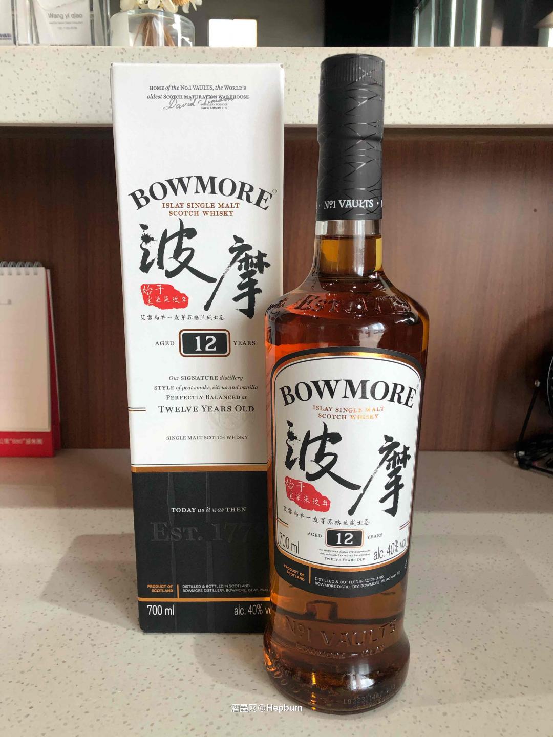 为何要搞这两个字这么大？？