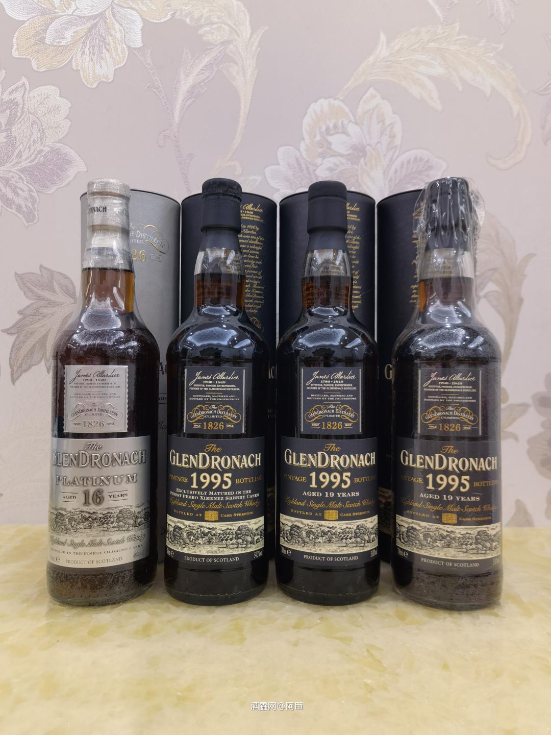 威坑之深，无可见底~