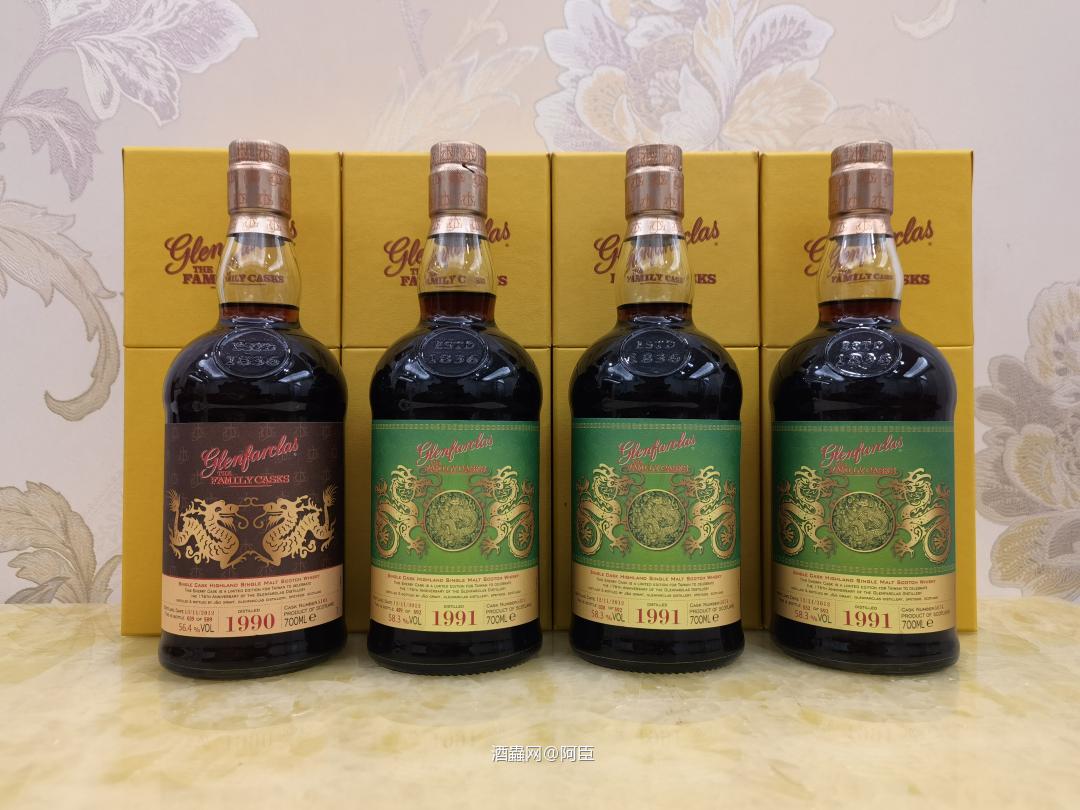 威坑之深，无可见底~