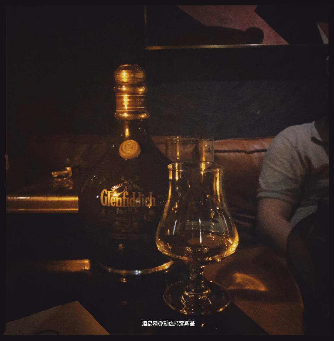 喝酒还是在酒吧香