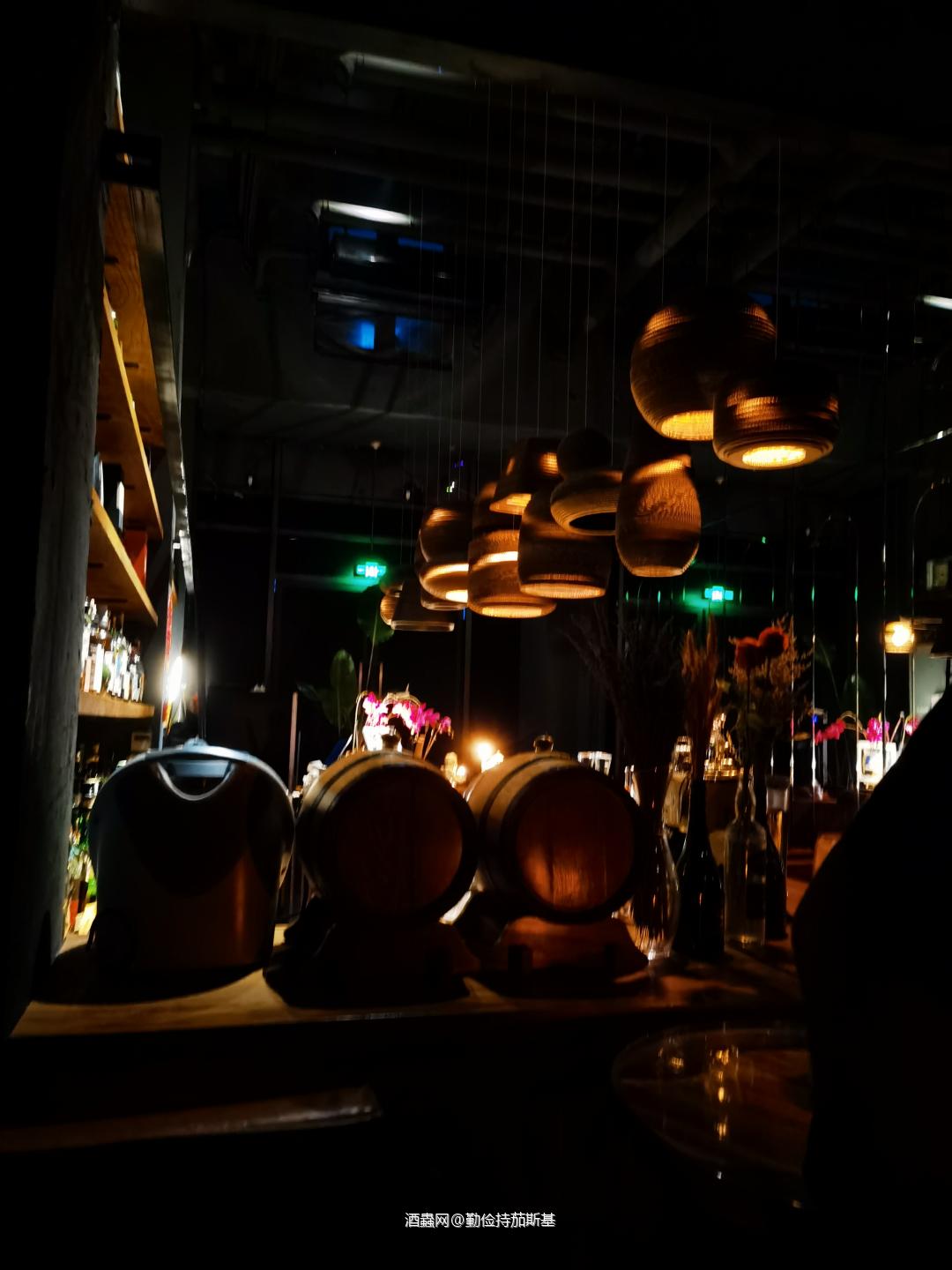 喝酒还是在酒吧香