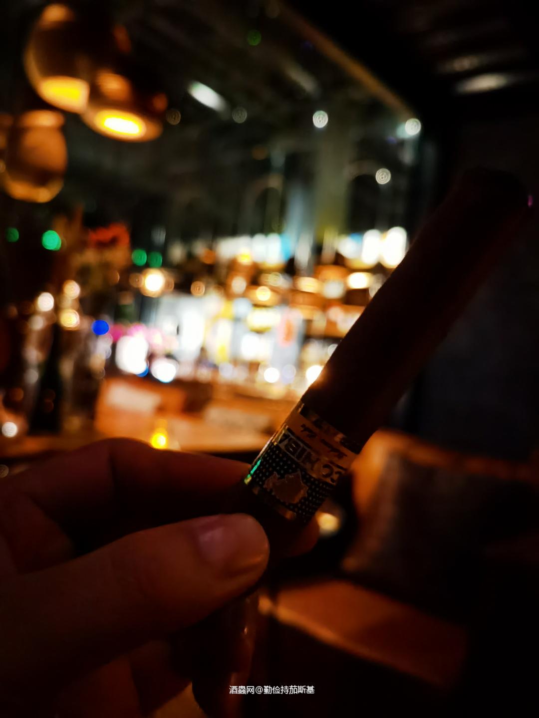 喝酒还是在酒吧香