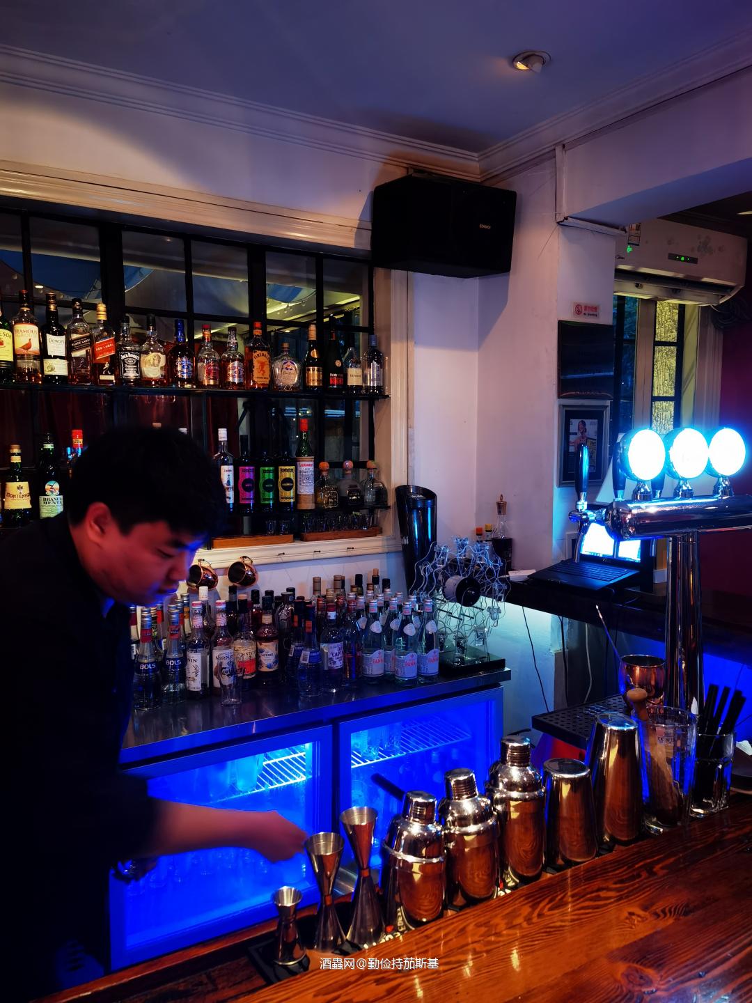 喝酒还是在酒吧香