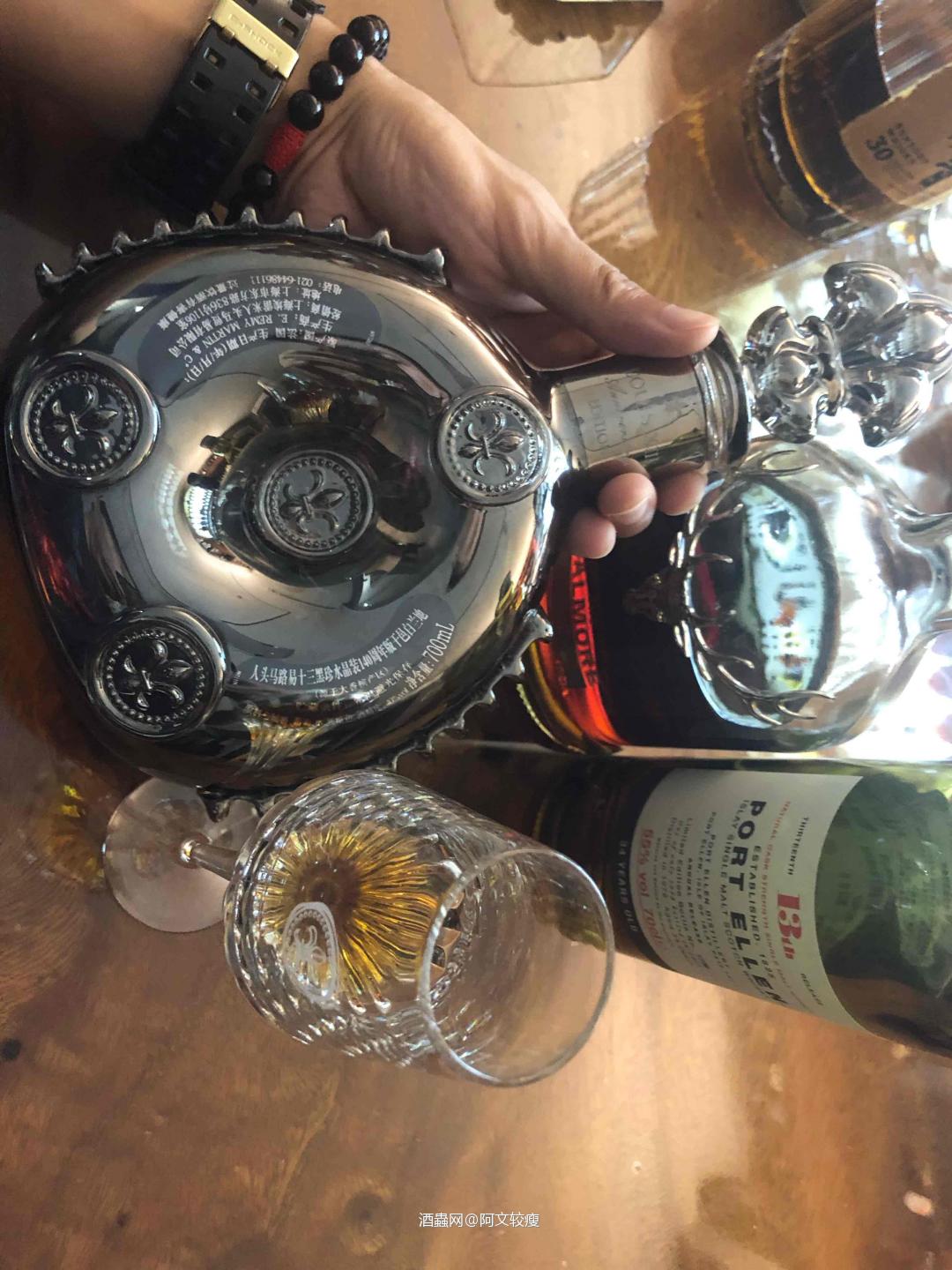 路易十三黑珍珠140周年版<p class='p'/>酒体清澈，红棕色，40%<p class='p'/>闻香：…