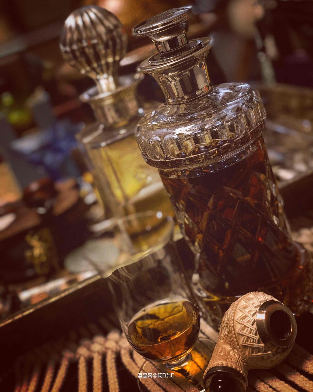 不能成为酒虫的藏酒大佬 也要成为酒虫最会拍酒的小弟🤦