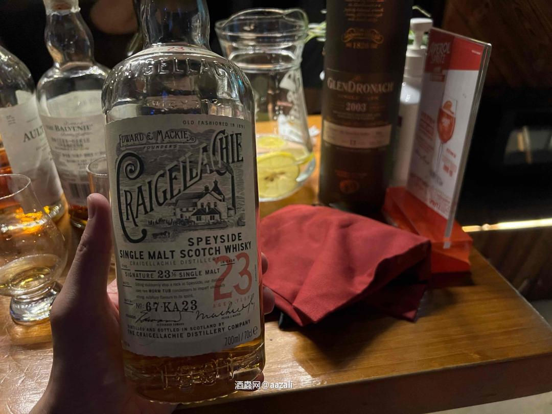 国庆期间感谢持茄斯基拿出了他的好酒并组织的品酒局，收获颇多。