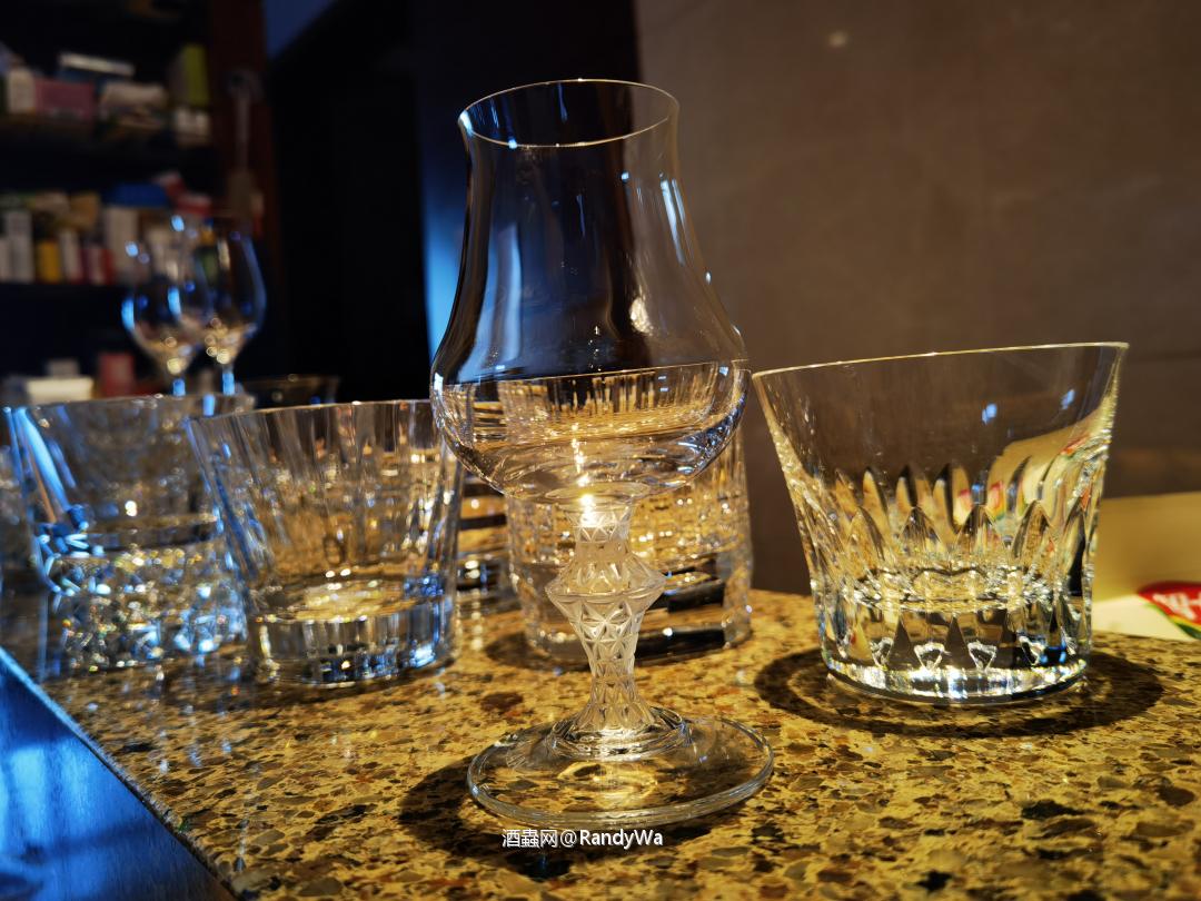 洗杯子是个体力活