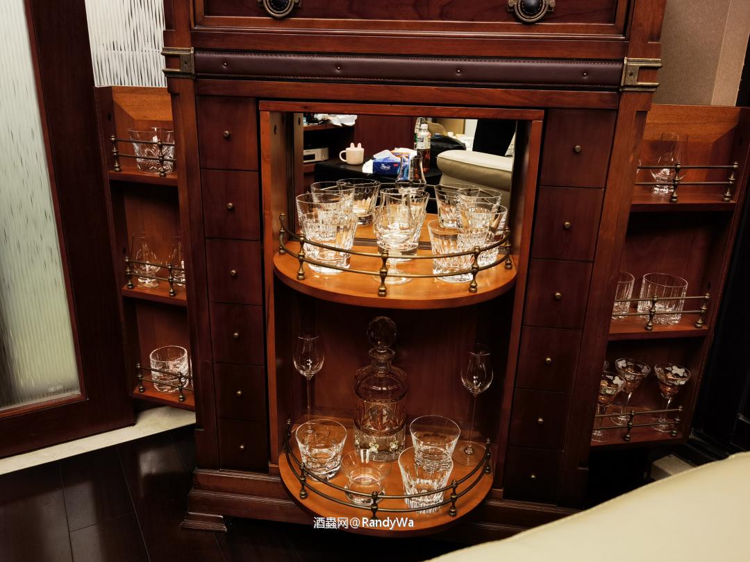 洗杯子是个体力活