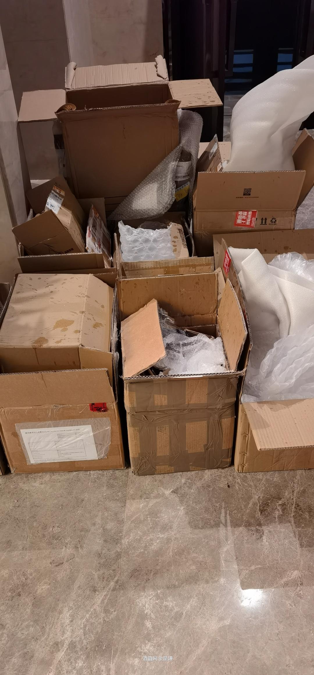 拆快递的时候是最开心的😊<p class='p'/><p class='p'/><p class='p'/>