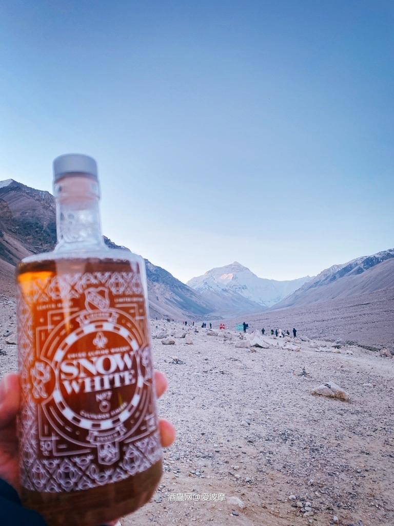 在世界最高峰喝山帝仕