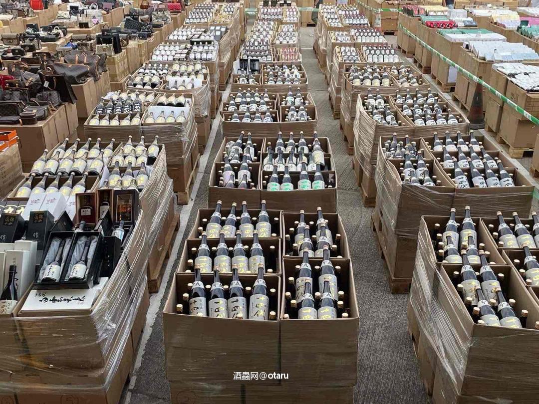 写真1：难得胡涂。观图不语变成熟！ 图二三。去了一趟厚岸蒸馏所。 不能参观围着绕了一圈。 这附近没有好酒店，推荐住釧路。 当日往返、最好能赶上厚岸牡蛎仙凤趾的季节，号称霓虹最好品种。真的比韭菜管用！