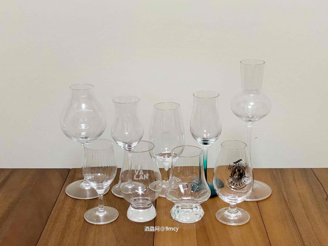 大佬们囤大酒，打工人囤的都是杯具