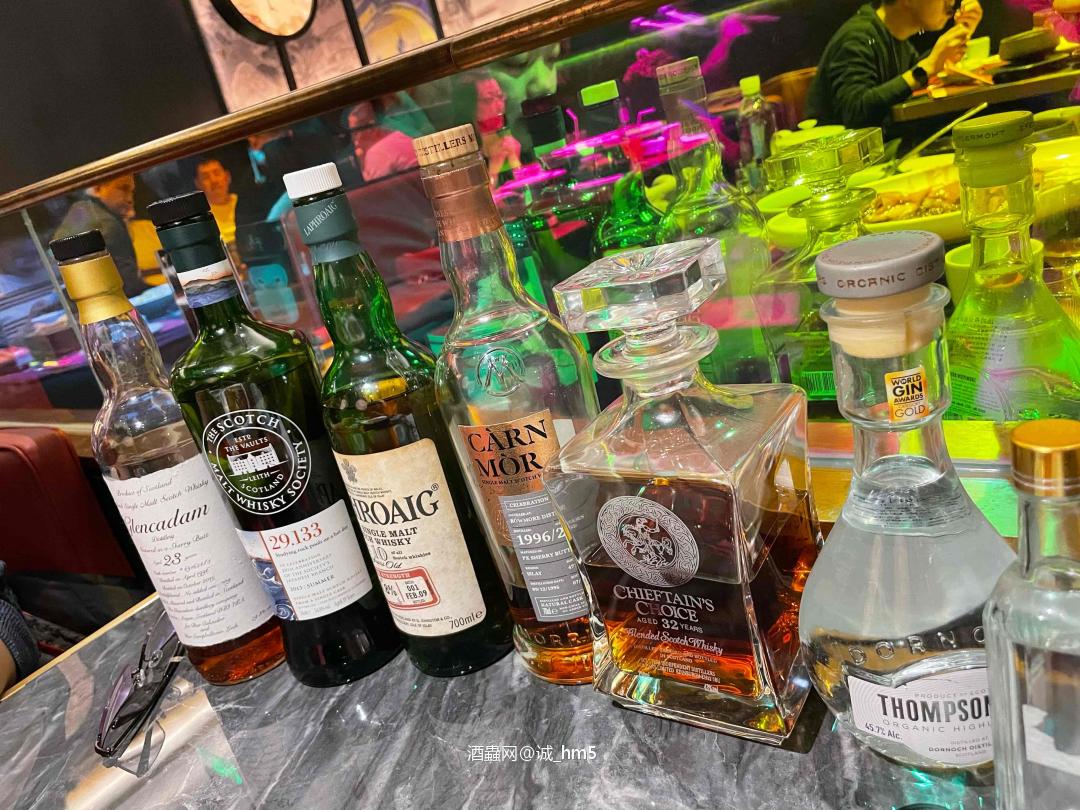 冬天就适合喝点威士忌