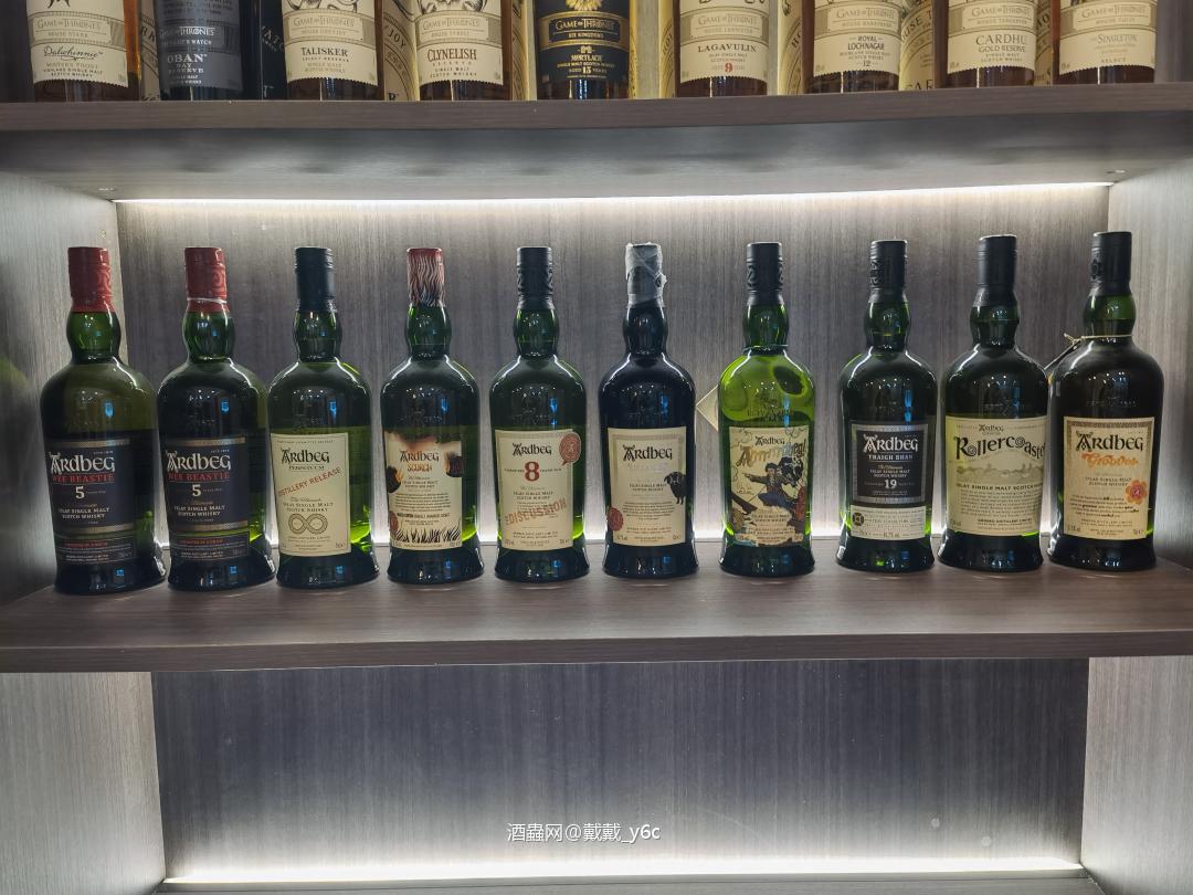 新的酒柜，没摆完，待续<img src='https://sdata.whiskyworm.com/xcxpics/emoji_21.png' class='emoji' /><img src='https://sdata.whiskyworm.com/xcxpics/emoji_21.png' class='emoji' />