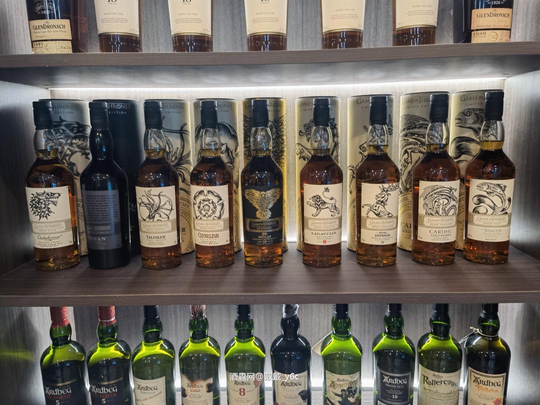 新的酒柜，没摆完，待续<img src='https://sdata.whiskyworm.com/xcxpics/emoji_21.png' class='emoji' /><img src='https://sdata.whiskyworm.com/xcxpics/emoji_21.png' class='emoji' />