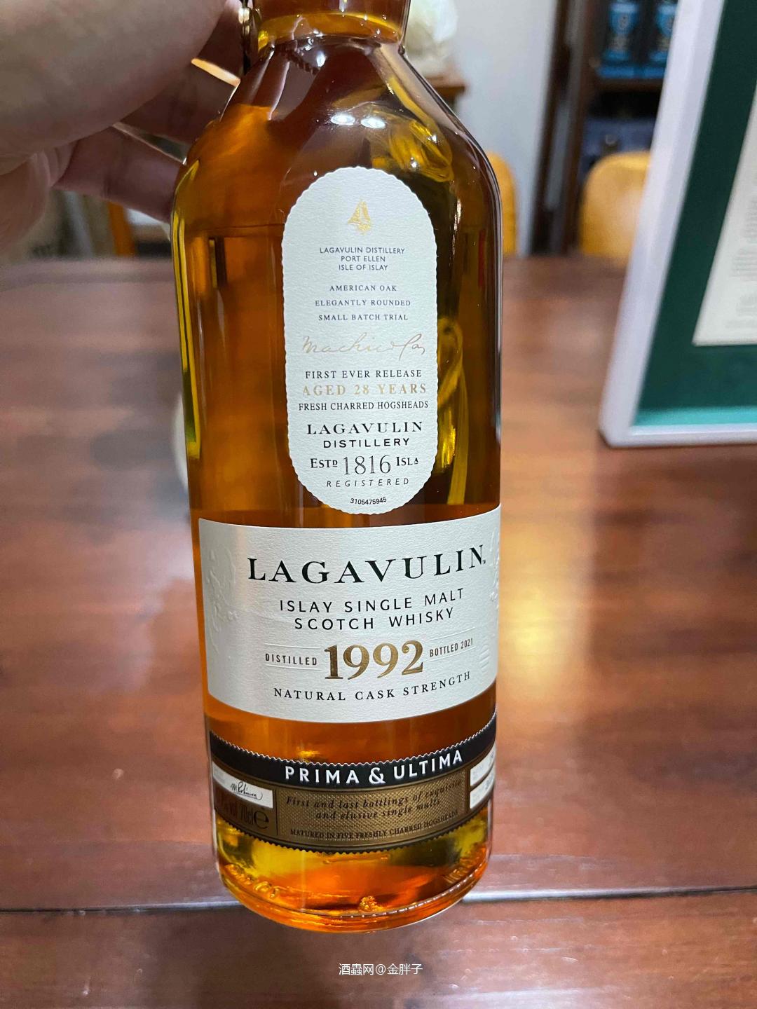 Lagavulin 1992 PRIMA & ULTIMA第二版 5只新鲜火炽美国橡木猪头桶（250L）一起装瓶。2021年一共装了1082瓶，我的编号是398。Cask strength桶强，47.7% 圣诞礼物🎁送自己<img src='https://sdata.whiskyworm.com/xcxpics/emoji_3.png' class='emoji' />