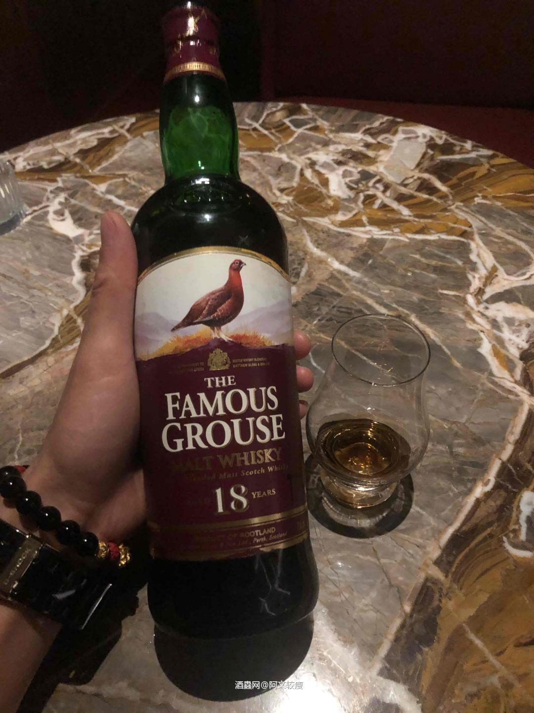 旧款威雀18年 43%<p class='p'/>酒体清澈,深琥珀色,有很多细小的草酸…