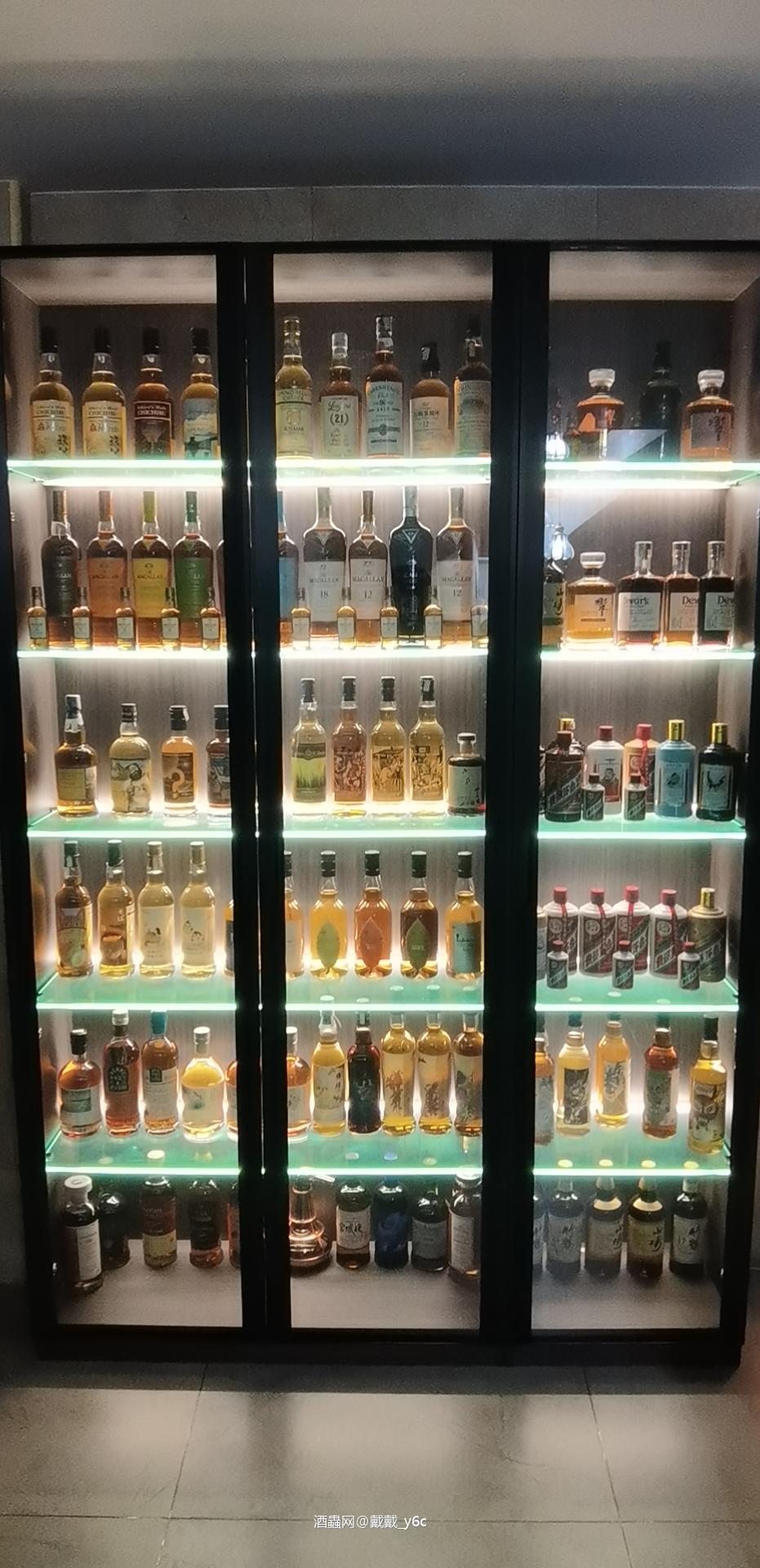 强迫症患者的酒柜摆放