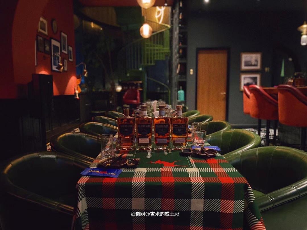 慕赫垂直品鉴！<p class='p'/>慕赫是苏格兰一家非常独特的酒厂，全世界唯一的…