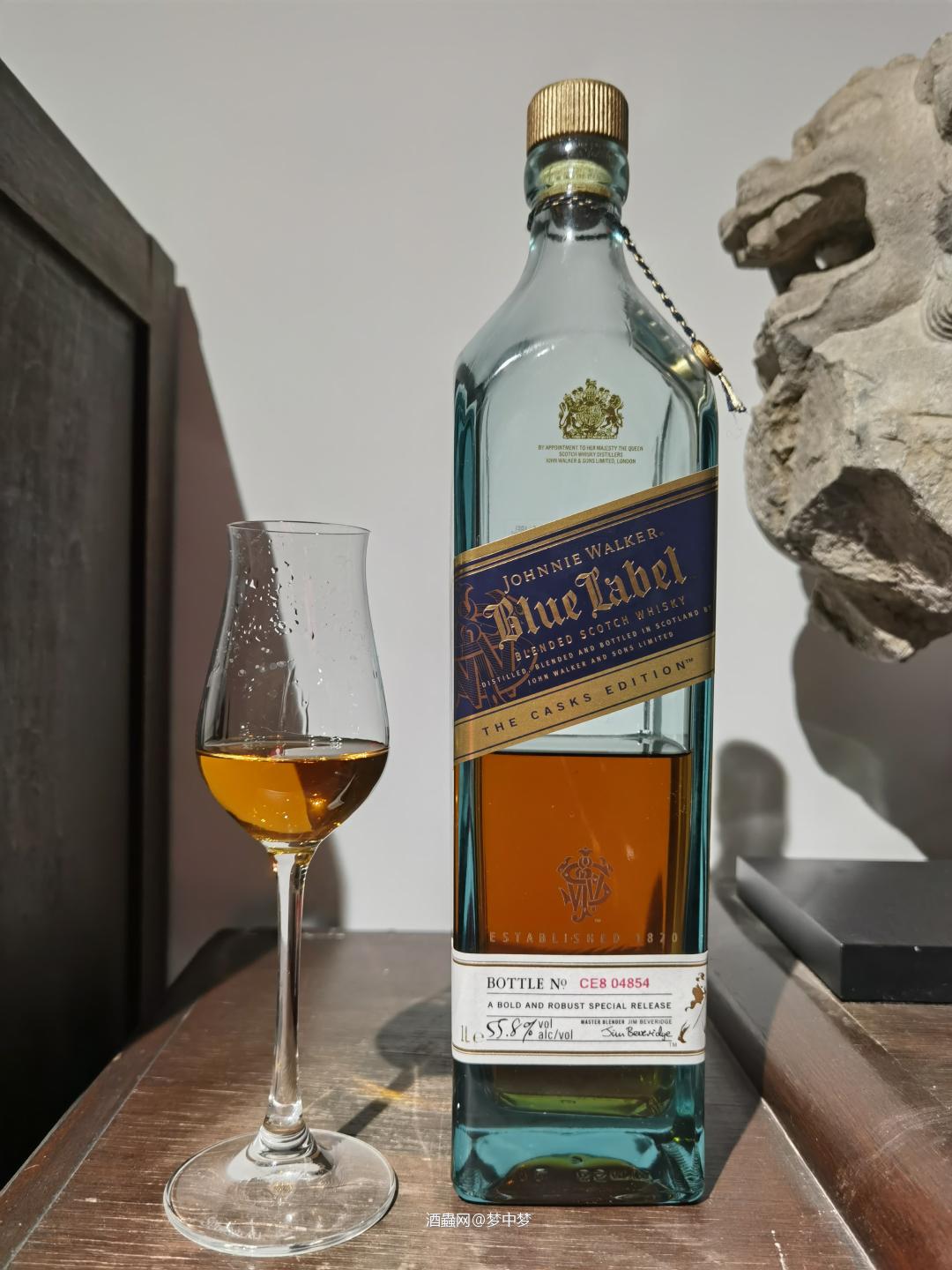 尊尼获加蓝牌桶强