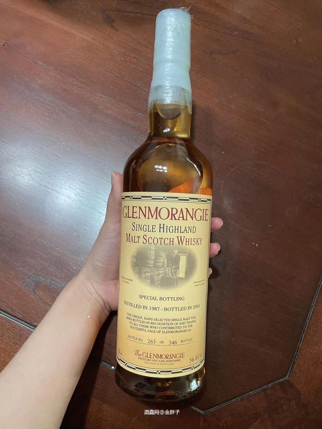 glenmorangie格兰杰 酒厂售出特别装瓶 1987~2004 special bottling to all those who contributed to the successful sale of glenmorangie plc to LVMH No.263/346 bottles，First filled cask 56.4% natural cask strength 酒虫，