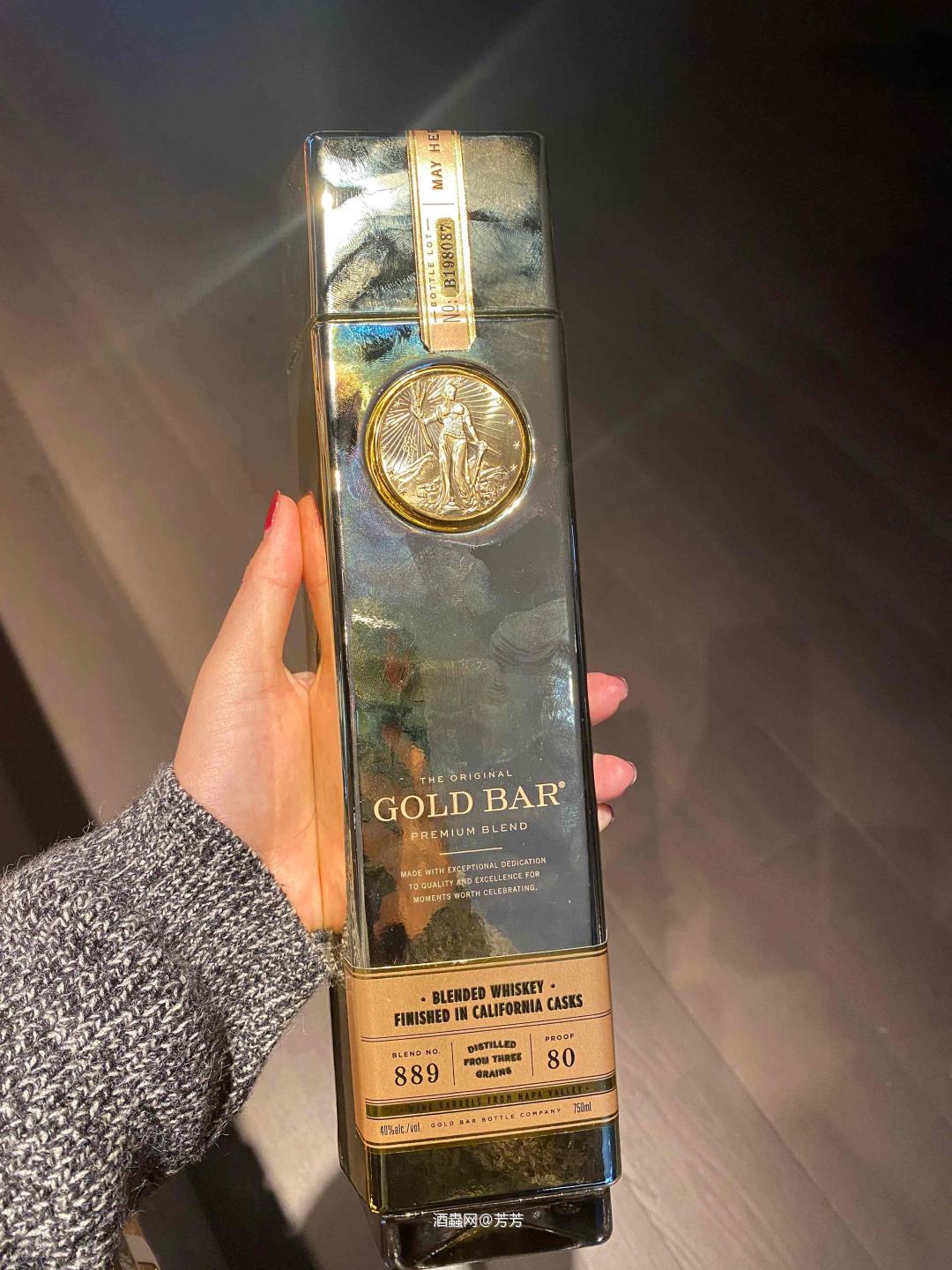 金砖威士忌🥃昨天搬了小砖，今天搬大砖