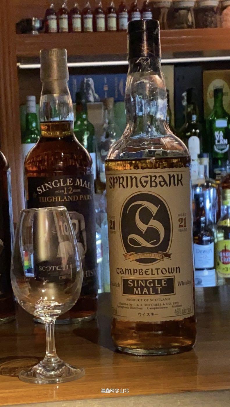 2000年之前的威士忌，雪莉酒桶味大概都很重。<p class='p'/><p class='p'/>闻香9分：…