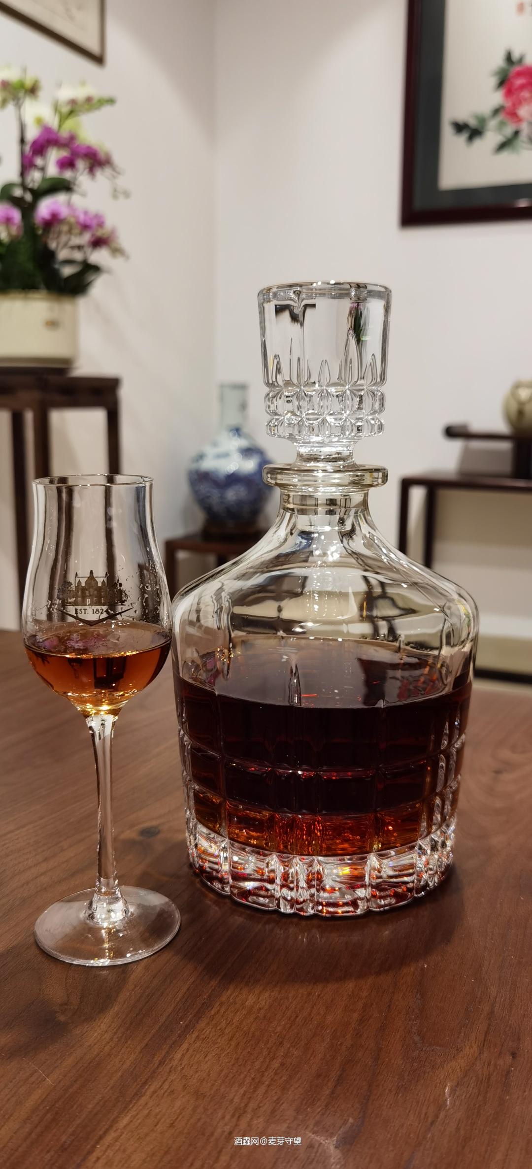 晚来天欲雪，能饮一杯无