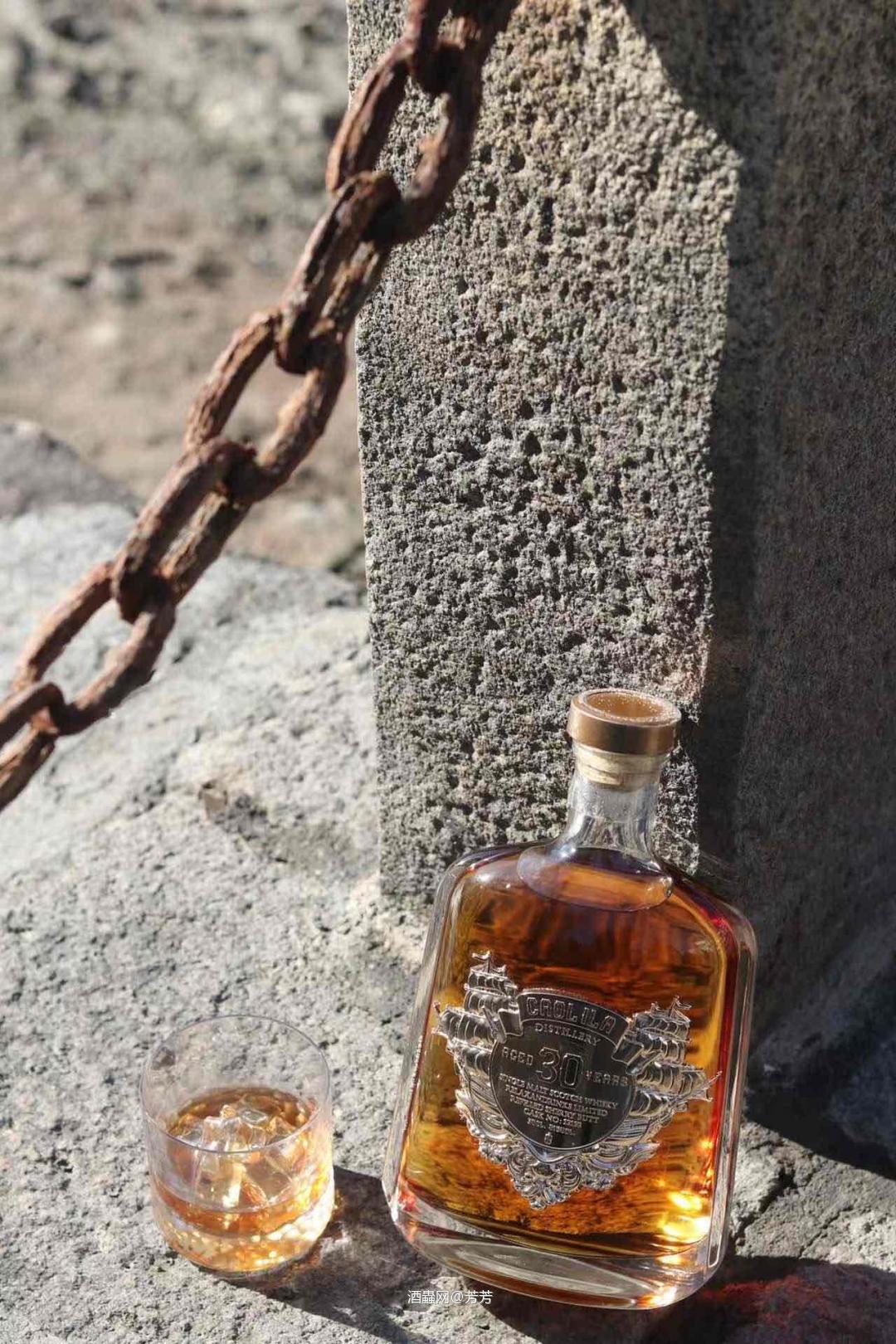 卡尔里拉30年 单桶，看这包装，我是不太舍得喝的<img src='https://sdata.whiskyworm.com/xcxpics/emoji_14.png' class='emoji' />