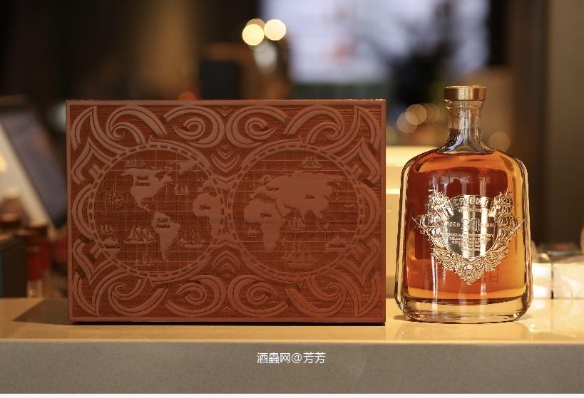 卡尔里拉30年 单桶，看这包装，我是不太舍得喝的<img src='https://sdata.whiskyworm.com/xcxpics/emoji_14.png' class='emoji' />