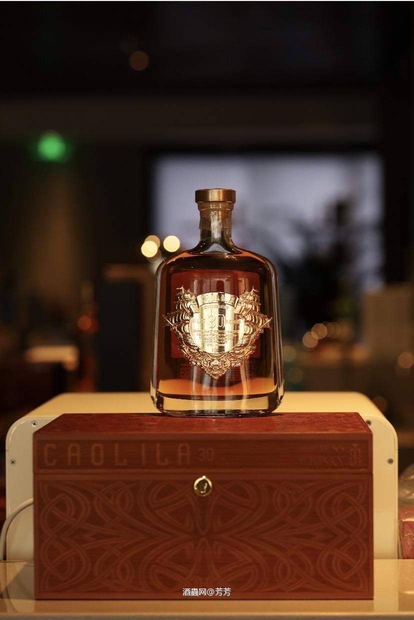 卡尔里拉30年 单桶，看这包装，我是不太舍得喝的<img src='https://sdata.whiskyworm.com/xcxpics/emoji_14.png' class='emoji' />