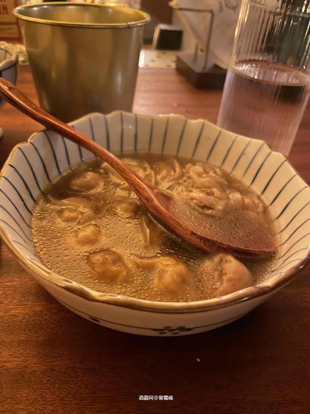 在全城酒吧停止营业前喝一杯