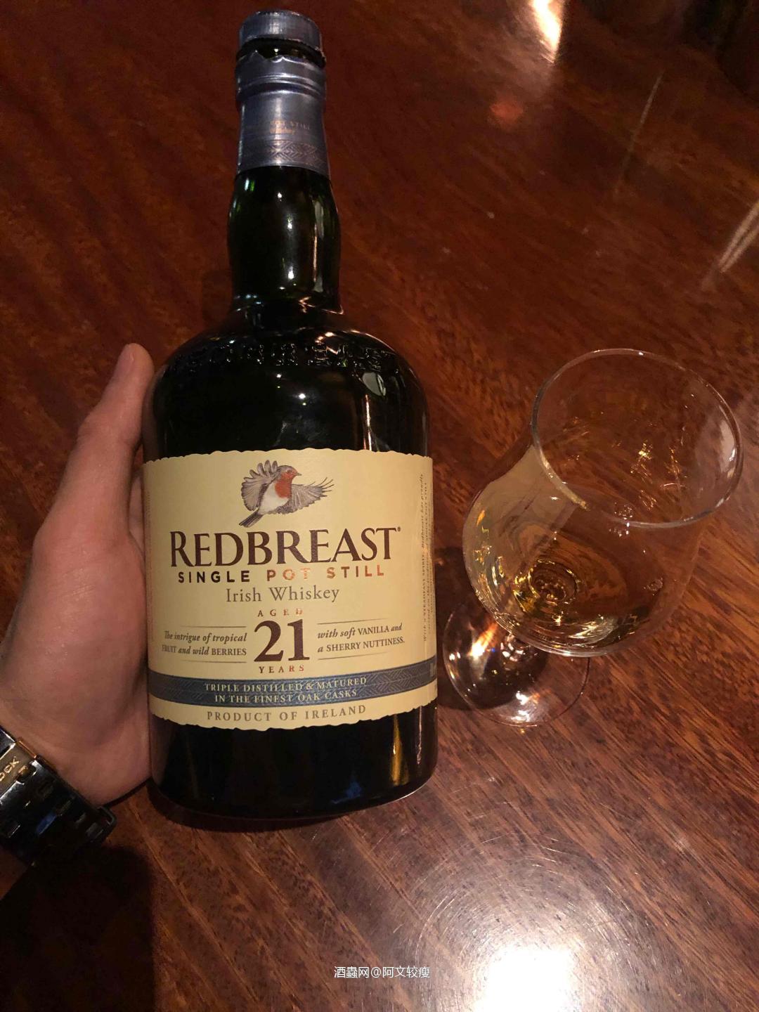 知更鸟21年<p class='p'/>酒体清澈，暗金色，<p class='p'/>闻香：薄荷、坚果、油脂、花…