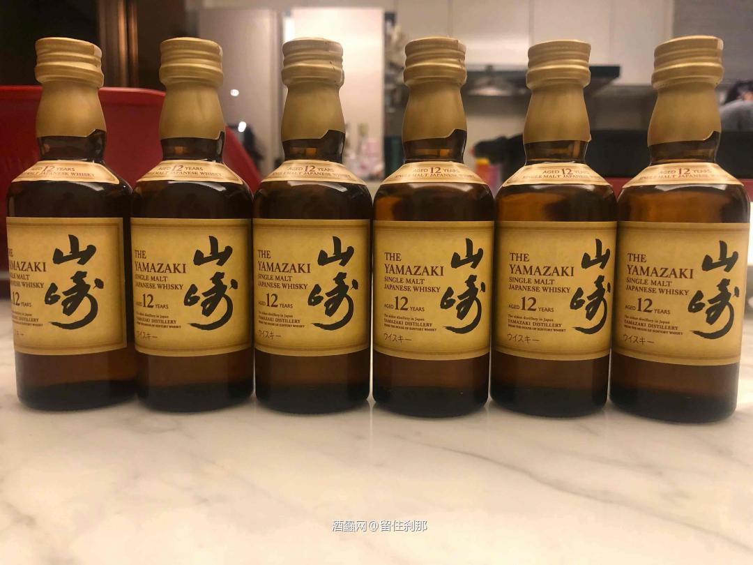 小可爱<img src='https://sdata.whiskyworm.com/xcxpics/emoji_5.png' class='emoji' />