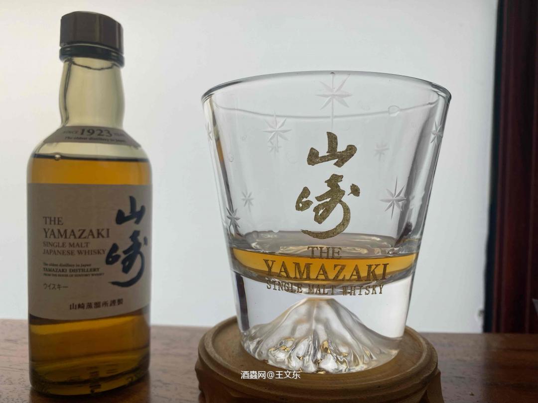 解惑，新鲜水果加奶油味，还行。