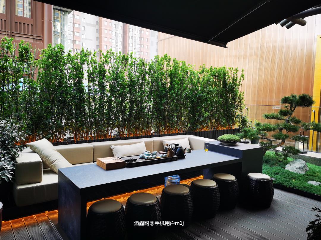 金樽并清酒，新火试新茶