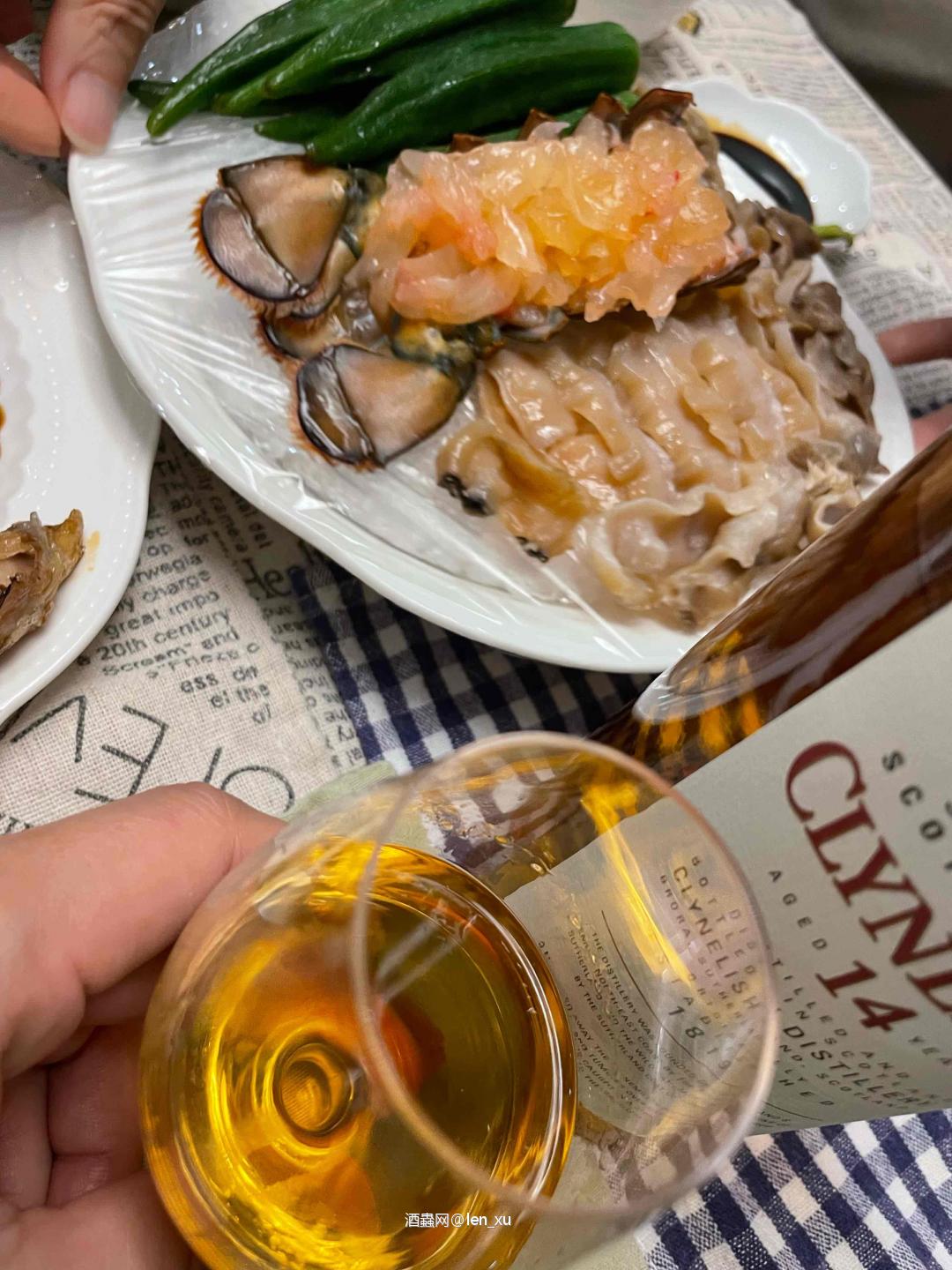 这样还算搭吧、<img src='https://sdata.whiskyworm.com/xcxpics/emoji_13.png' class='emoji' />